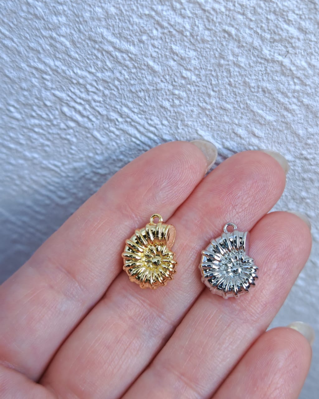 819-15з Подвеска "Раковина" объемная мини 15мм, позолота