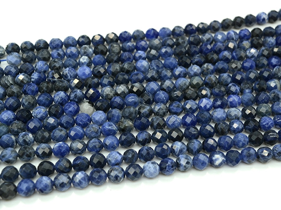 87029-8 Содалит шар огранка 8мм, нить 19см