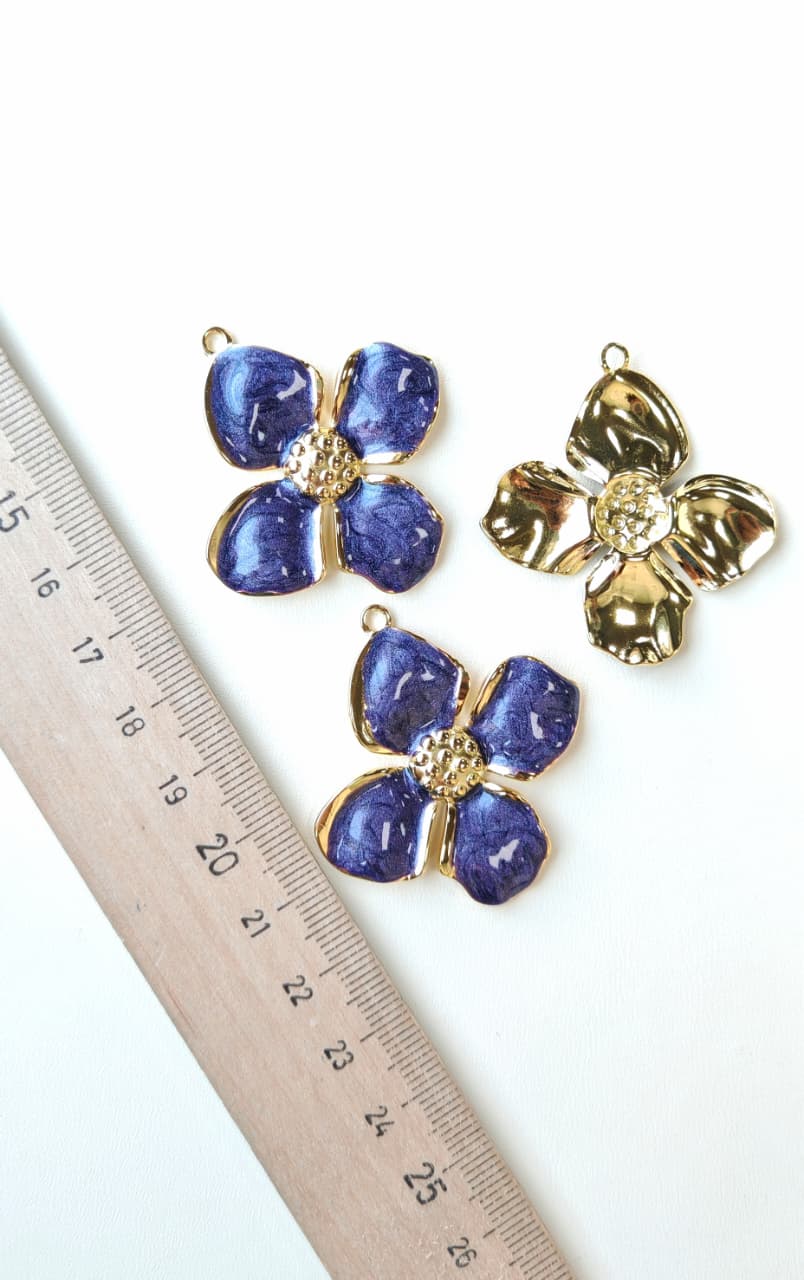 741-ф Подвеска "Четырехлистник" 42*39мм, сталь с позолотой, эмаль фиолетовая