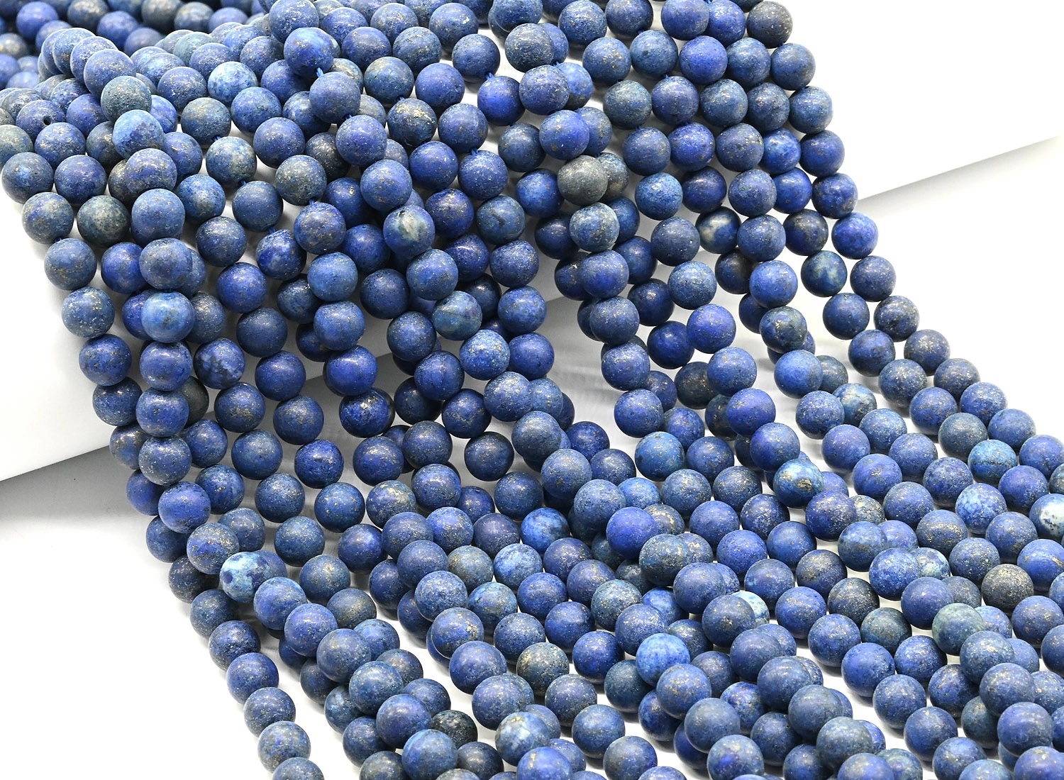 29032-м10 Лазурит шар матовый 10мм, нить 38см