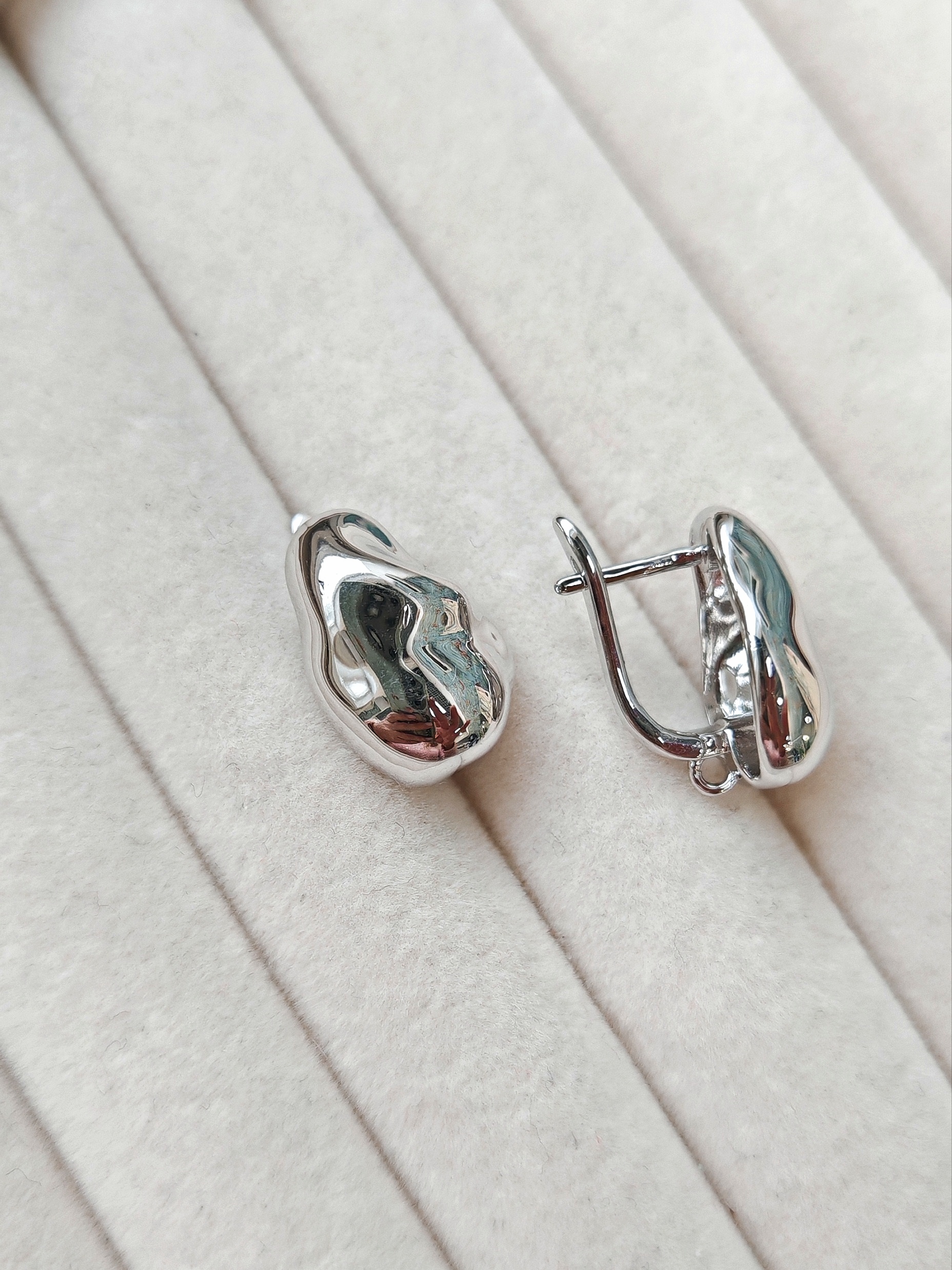 7272-р Швензы "Барочная жемчужина" с англл. замком 17*12мм, родий, пара