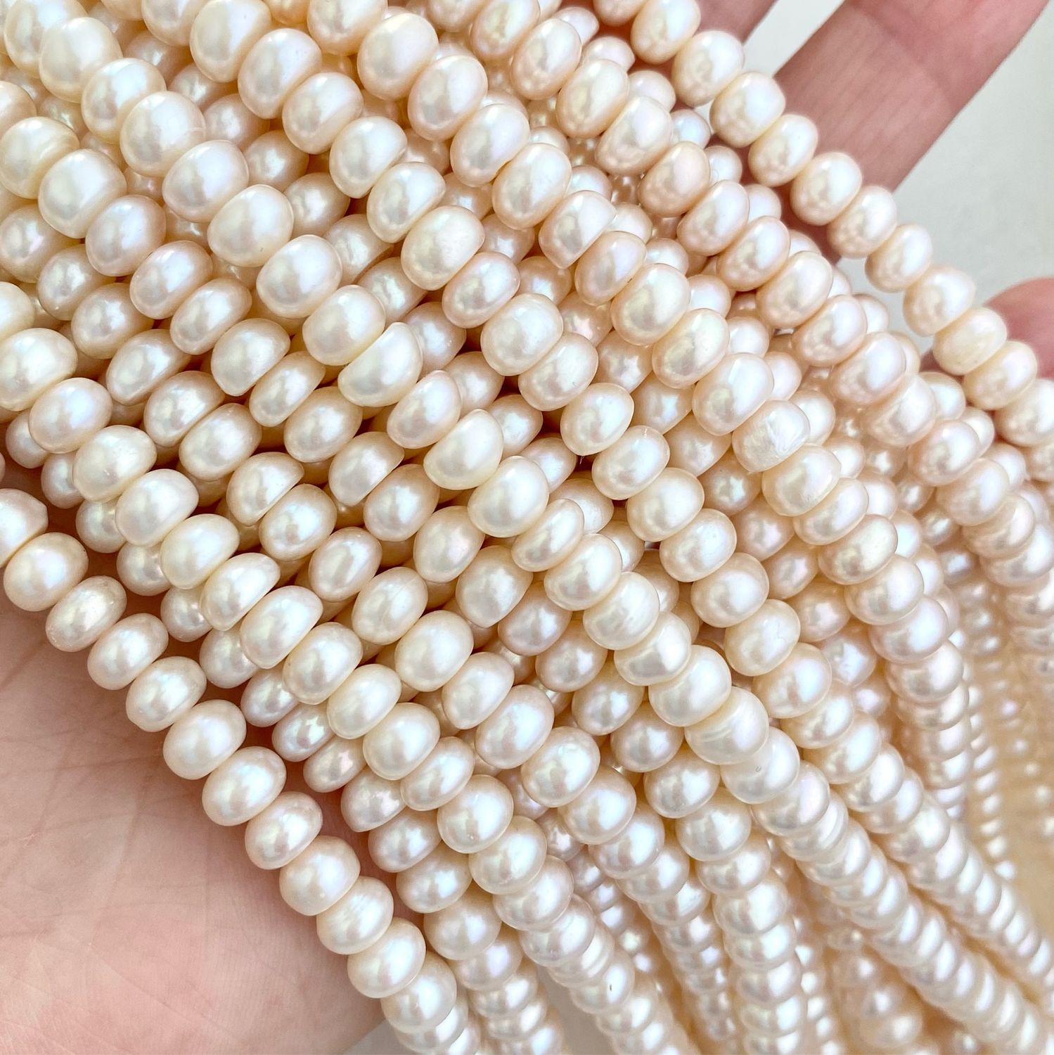 Мк-64 Жемчуг "Майорка кукуруза» 6*4мм, айвори, 40см