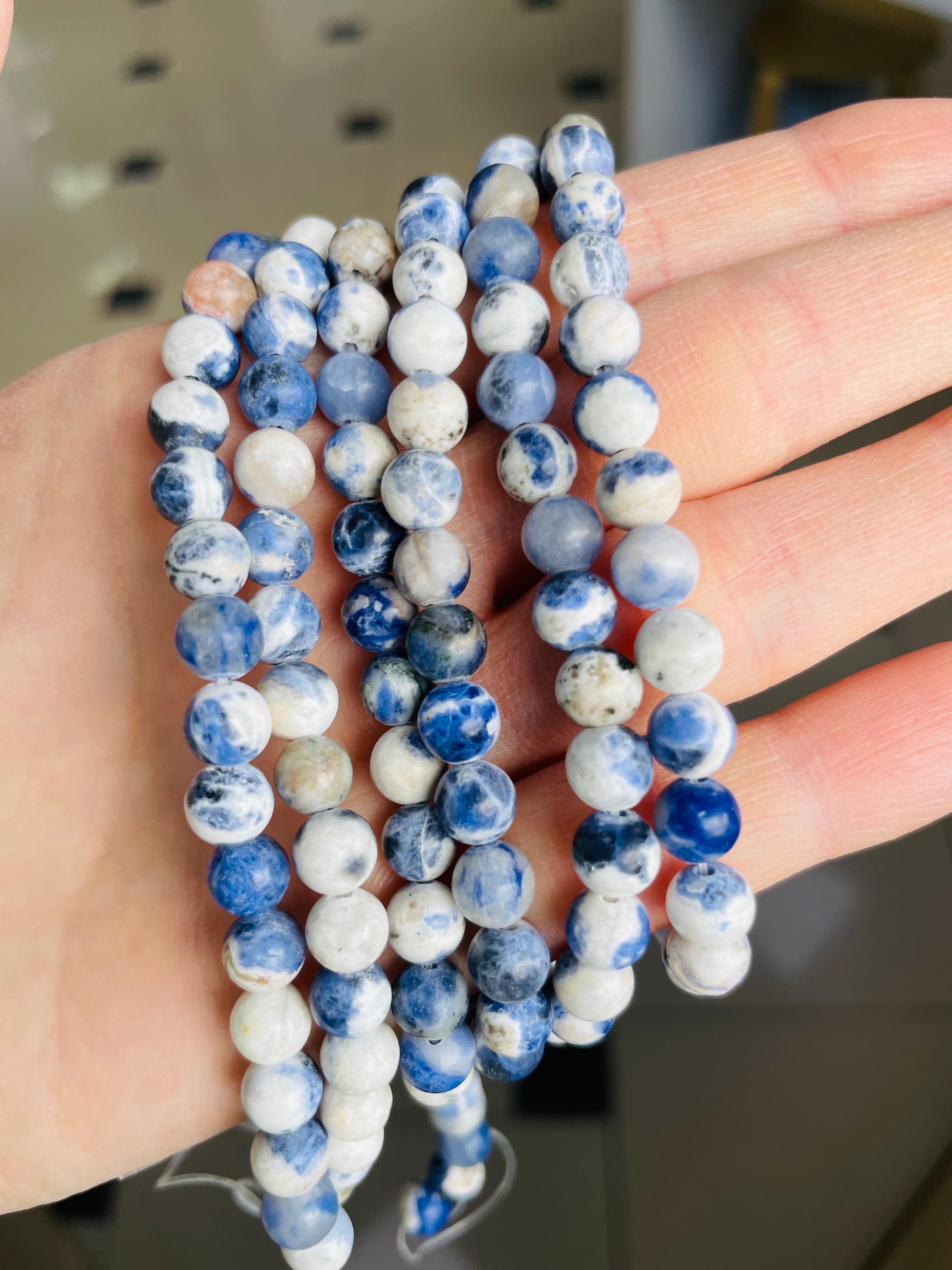 сод638 Содалит светлый шар 6мм, нить 38см