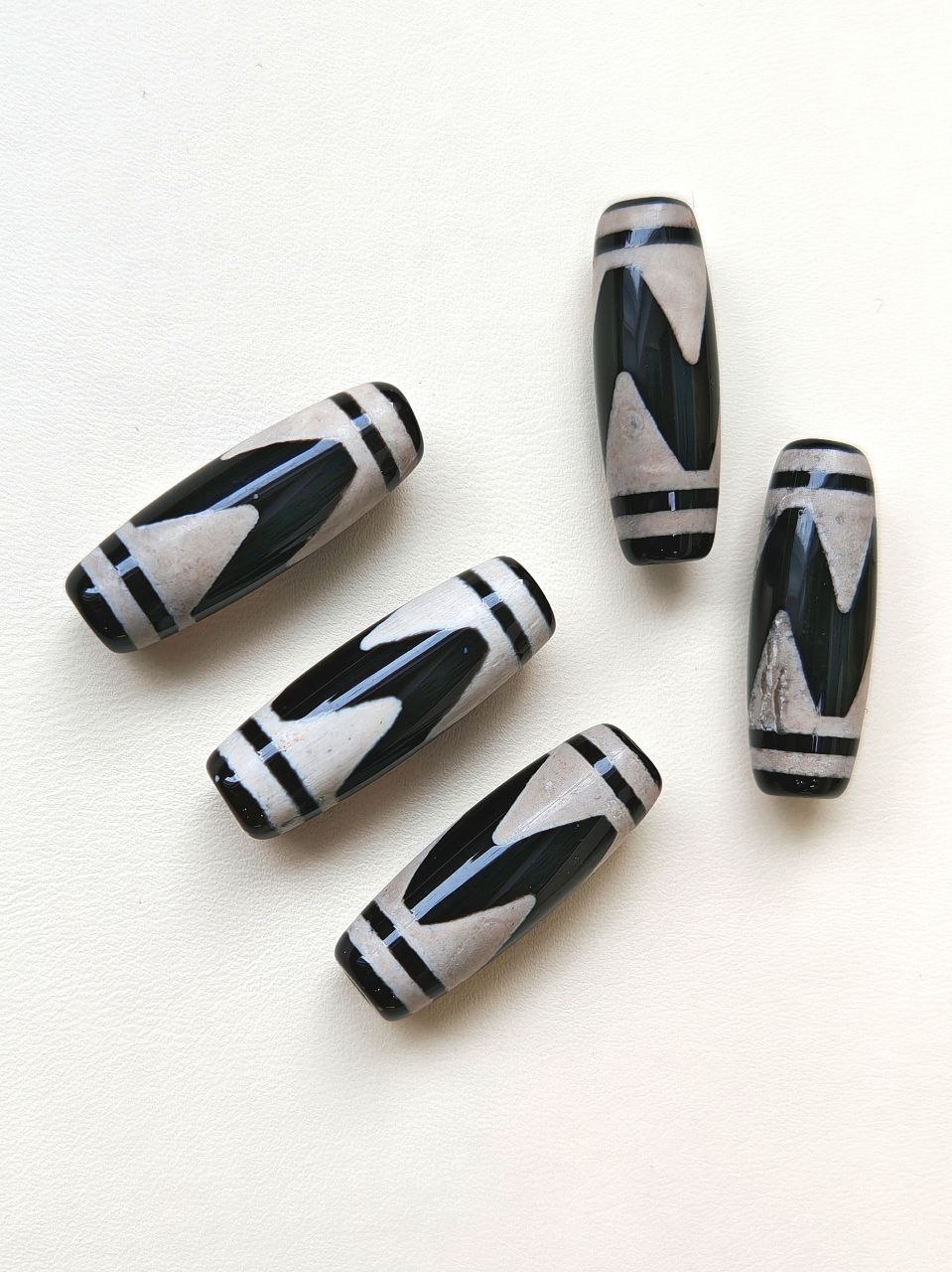 дзи-лошч ДЗИ "Лошадь" 30*10мм, черная