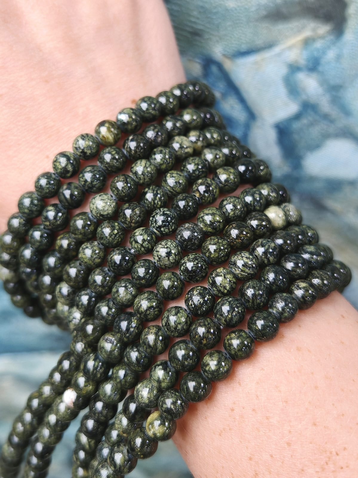 11190-6 Змеевик (серпентин) 6 мм, нить 38 см