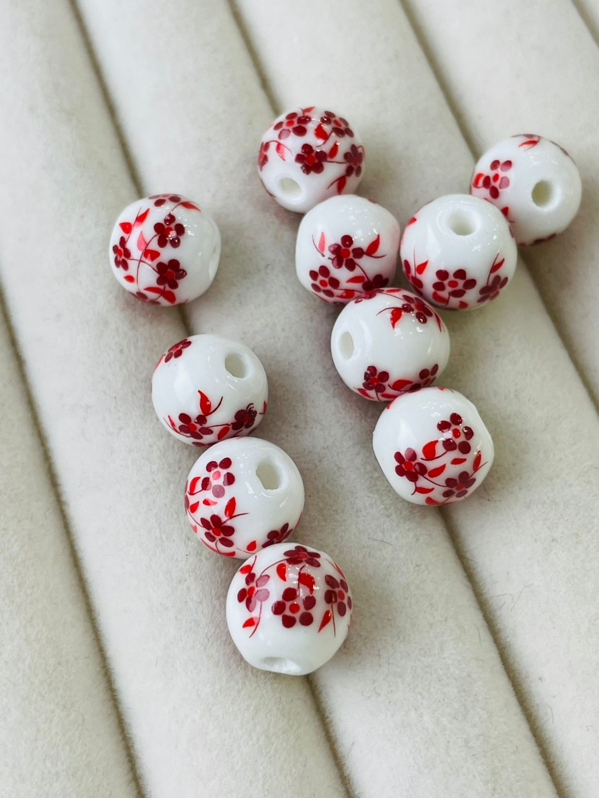 272-10кгж Керамическая бусина шар 10мм, красная гжель