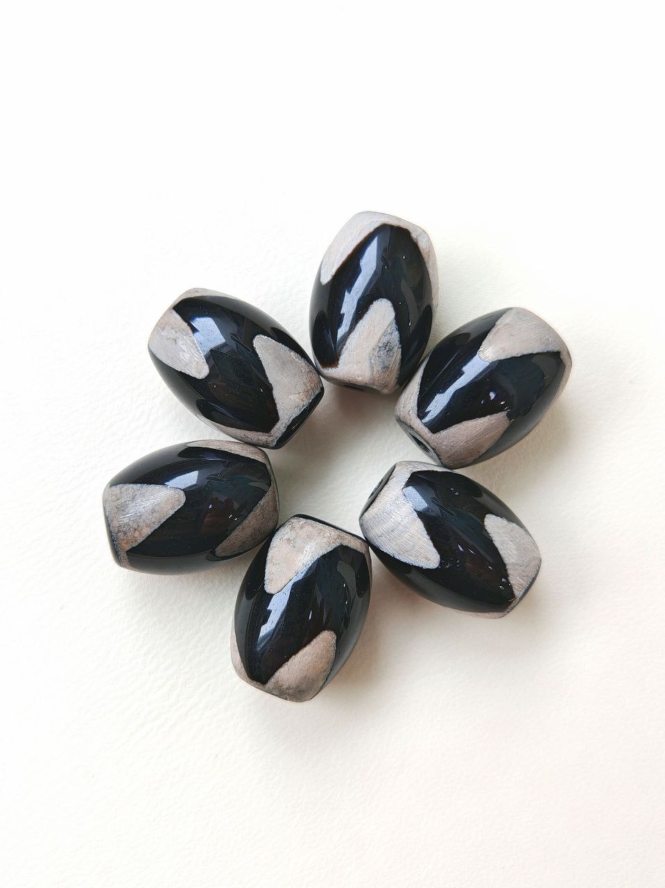 дзи-лошчм ДЗИ "Лошадь" малая 12*9мм, черная