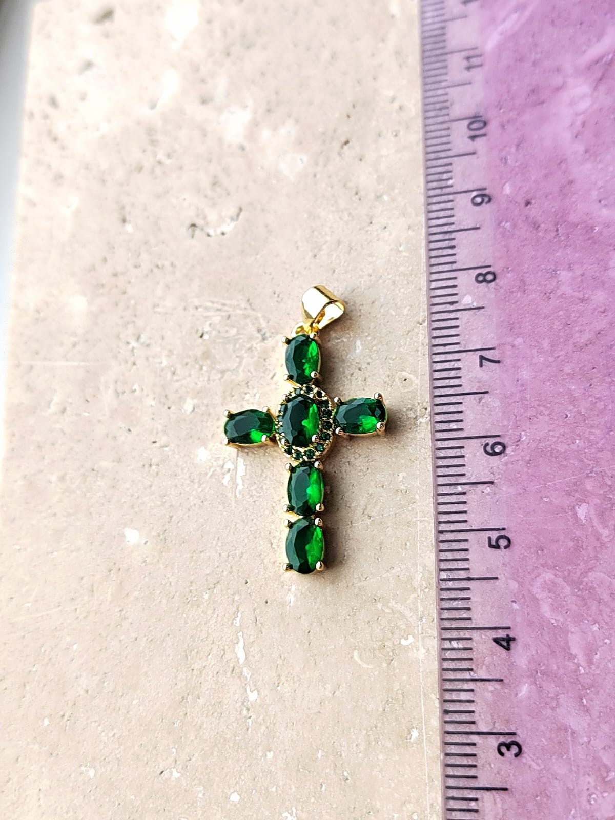 кцф3019-зз Подвеска "Крест" с зелеными фианитами 30*19мм, позолота