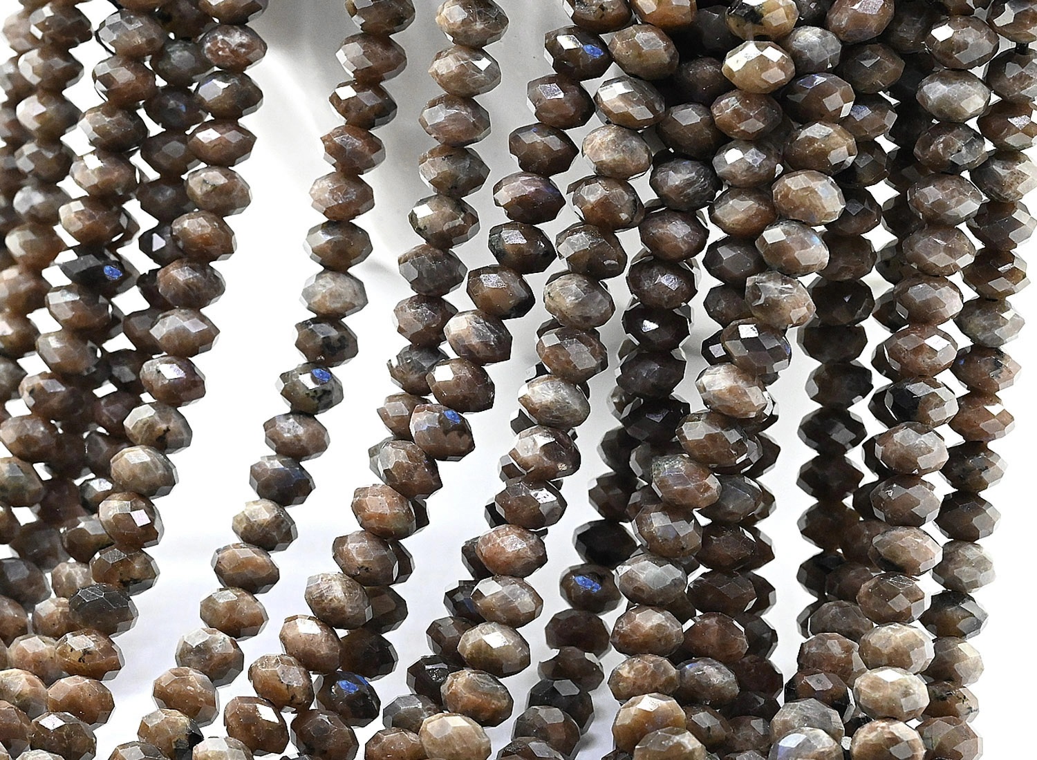 33230 Лабрадор рондель огранка 6*4мм, нить 19см