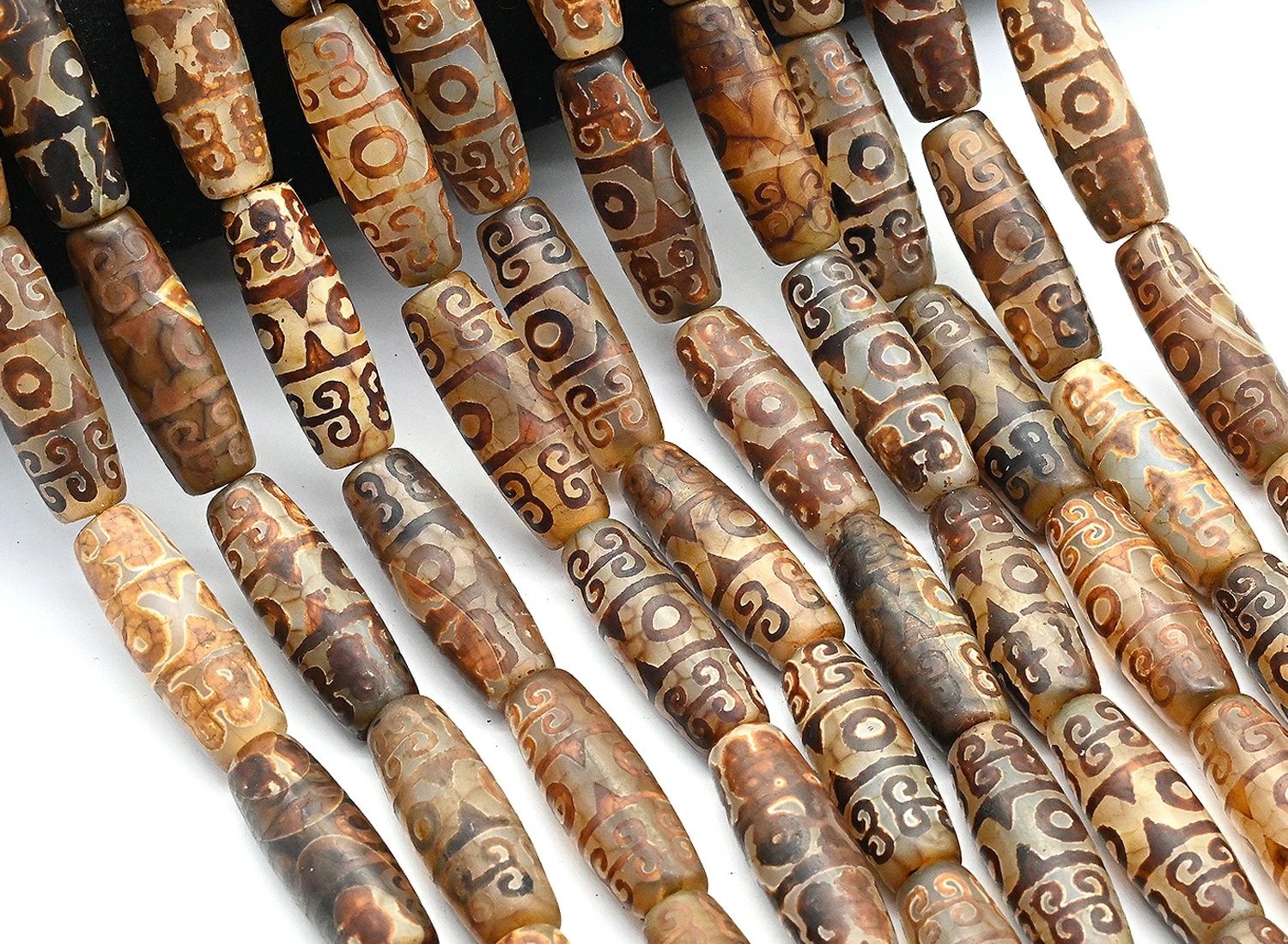 дзи-3гкм ДЗИ "3 глаза" 30*10мм, коричневый матовый