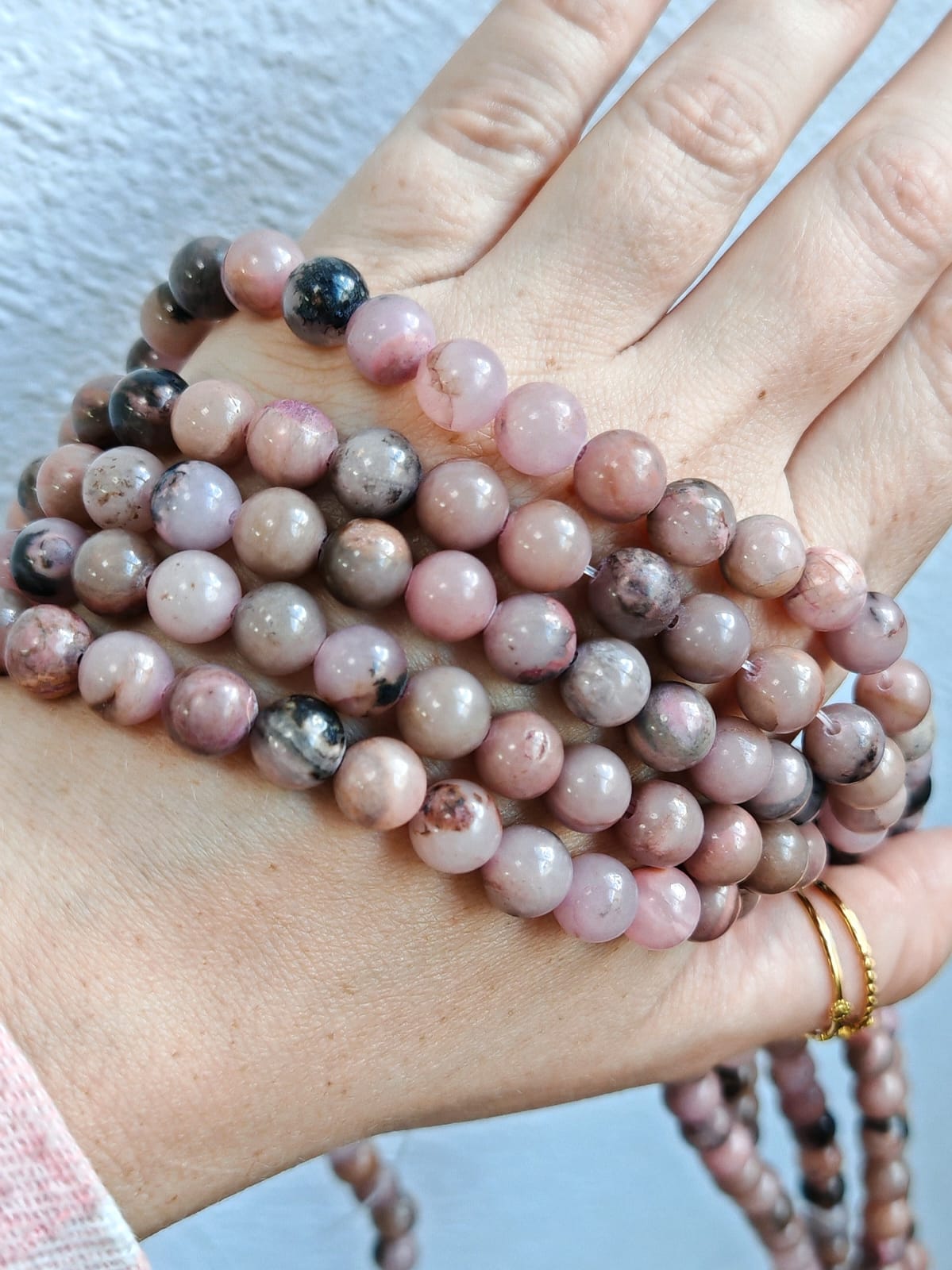 20250-10 Агат тон. под родонит шар 10мм, нить 38см