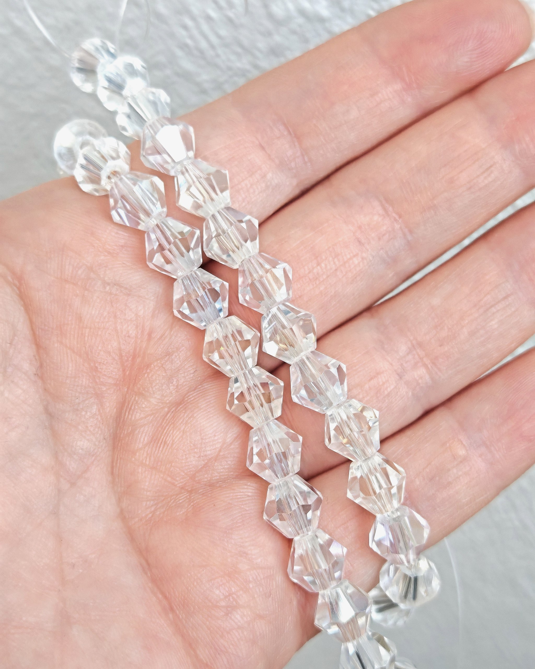 бкш8-пр Стекло биконус 8мм, прозрачный, шт