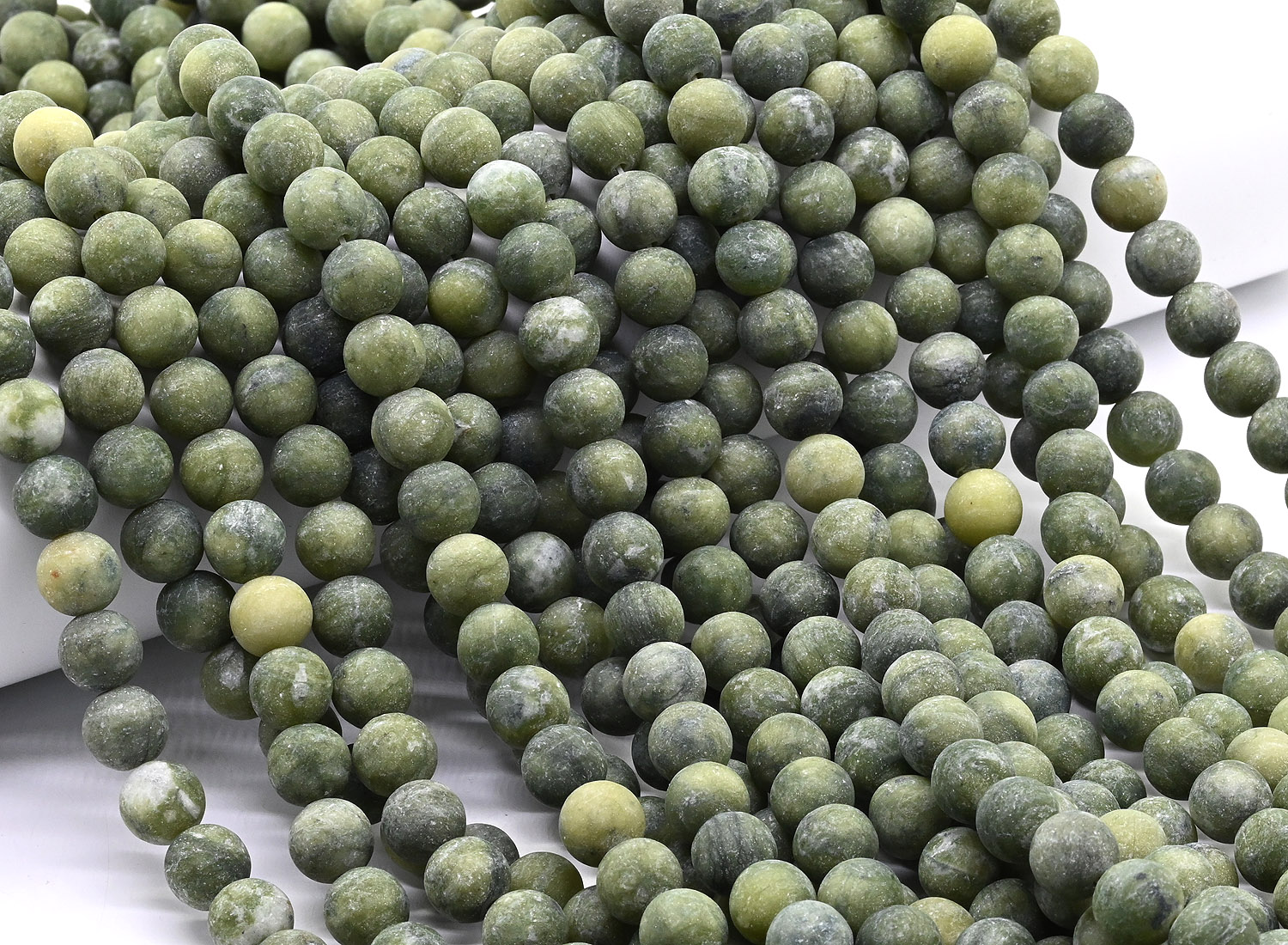 31030-м10 Бовенит матовый шар 10мм, нить 37см