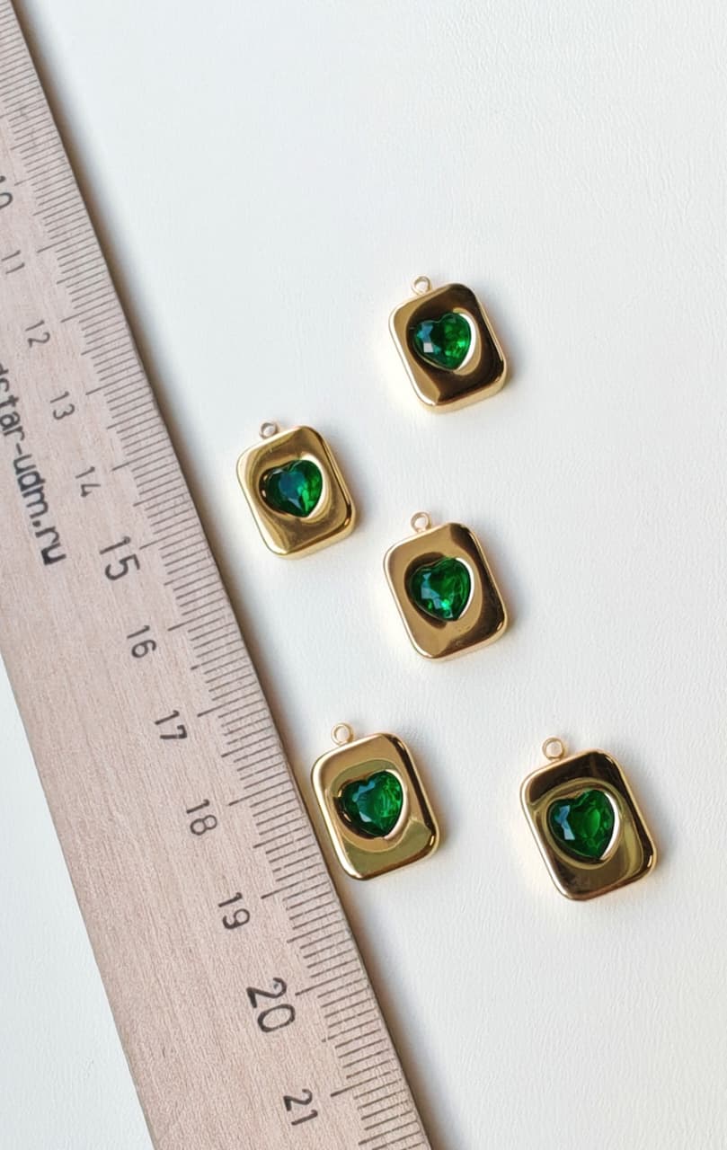 939-з Кулон с сердечком 16*10мм, нерж. сталь с позолотой, зеленый циркон