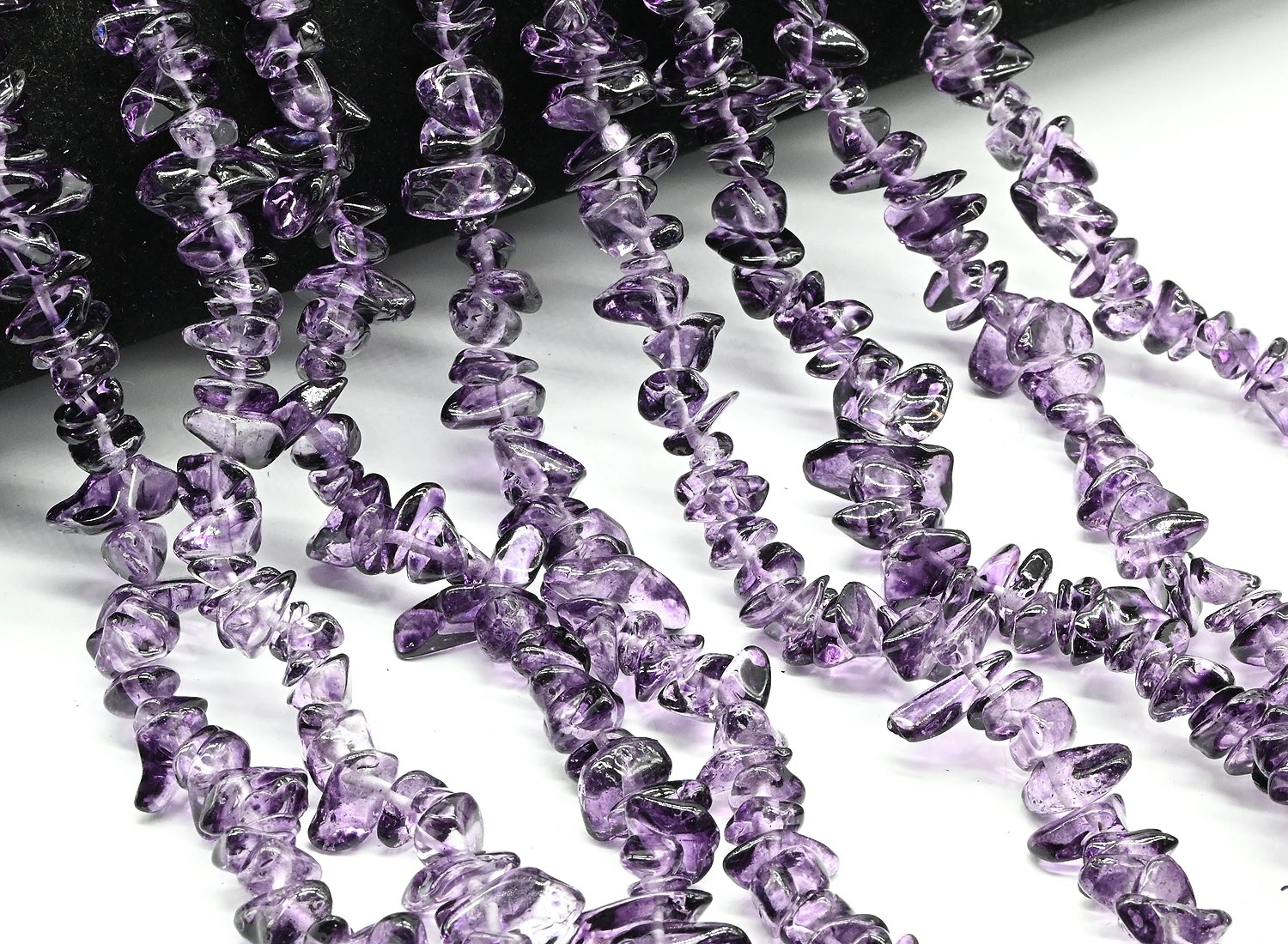 скр7-ф Стекло крошка 7*3мм фиолетовый, нить 40см